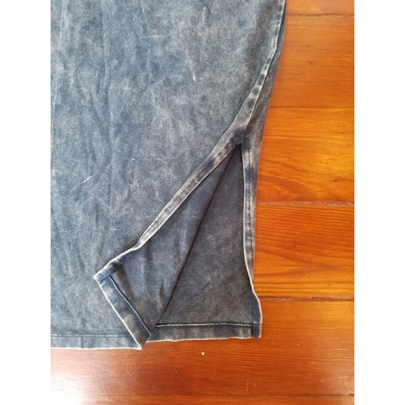 Skirt - Picture 2 of 3